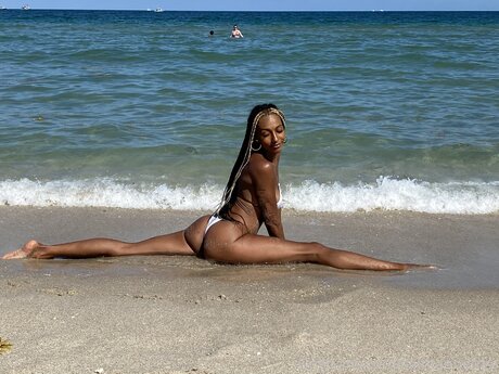 Saintannefree nice actress galleries