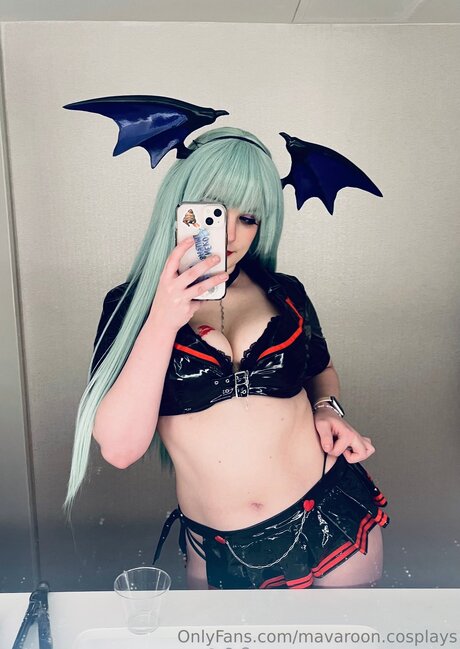 Mavarooniee sex pornstar gallery