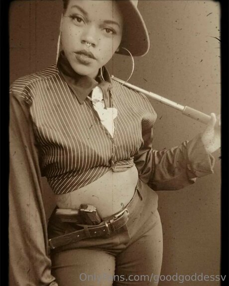 Rightwhereuwantme pornstar naked img