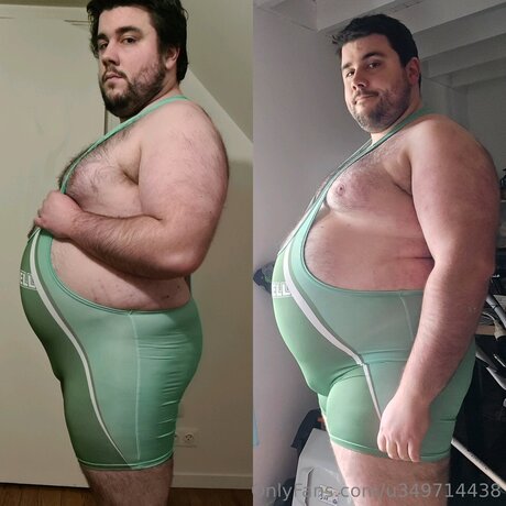 U349714vbkk naked model pic