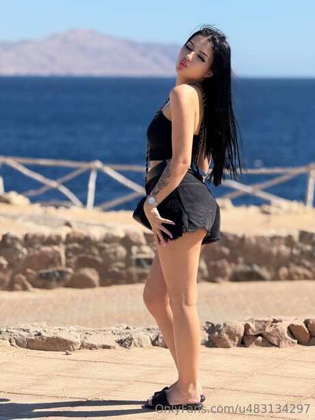 Realzoeyxoxo actress archive