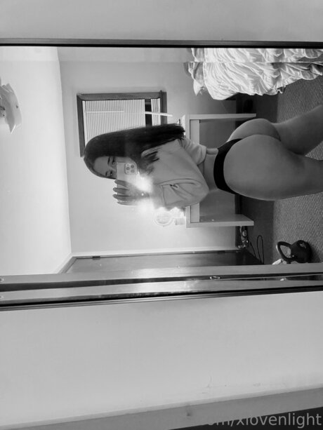 Xlovenlight model nude photos