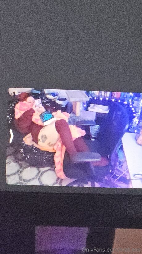 Bigtiddygothmommyuwu art actress image