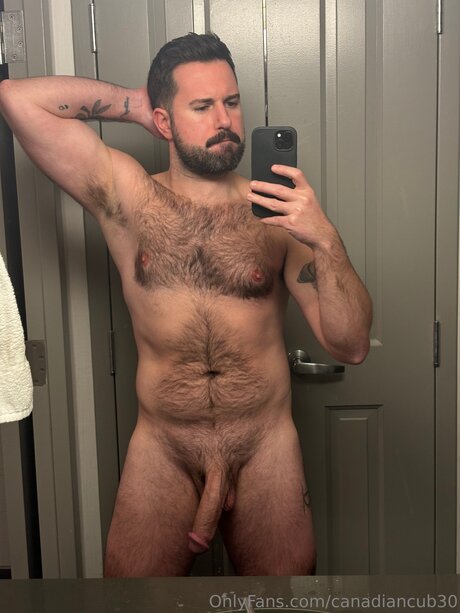 Canadiancub30 erotic star image