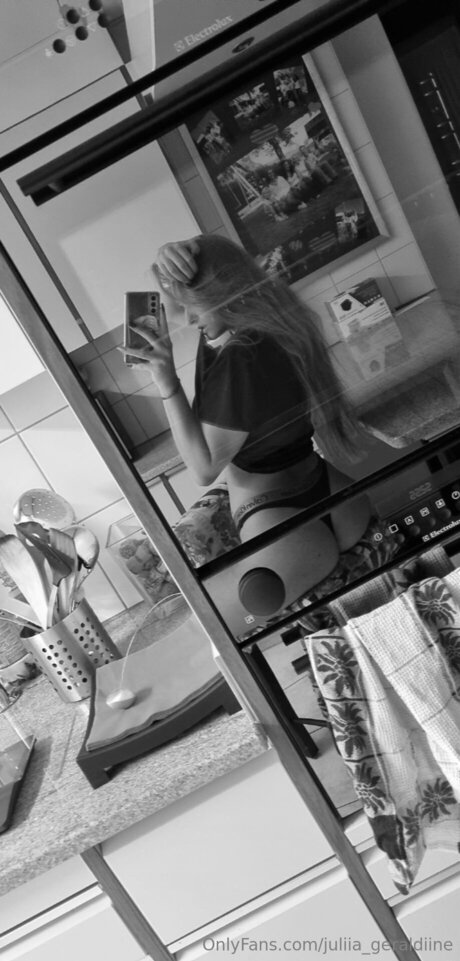 Juliia Geraldiine nudes model picture