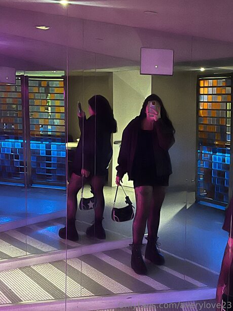 Averylove23 nice model photo