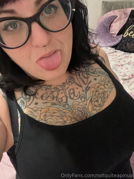 Notquiteapinup porn actress pictures