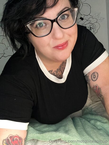 Notquiteapinup star exclusive img