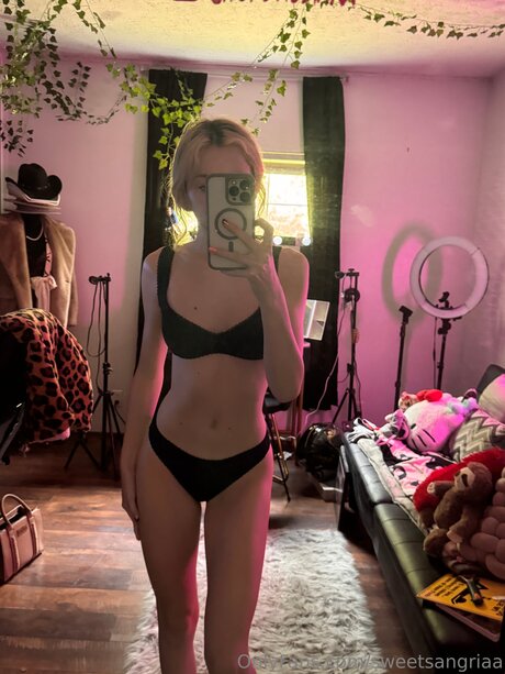 Sweetsangriaa high quality model pic