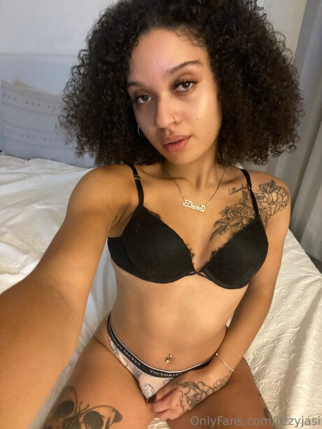 Jizzyjasi star naked image