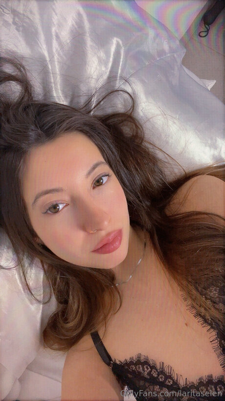 curvy shemale onlyfans nude photo