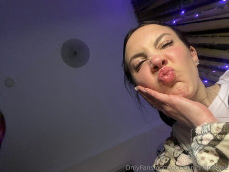 Queenpinkandlove star nude img