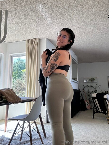 Mely Tok model nice img