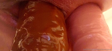 Hotwifenorgevip naked model img