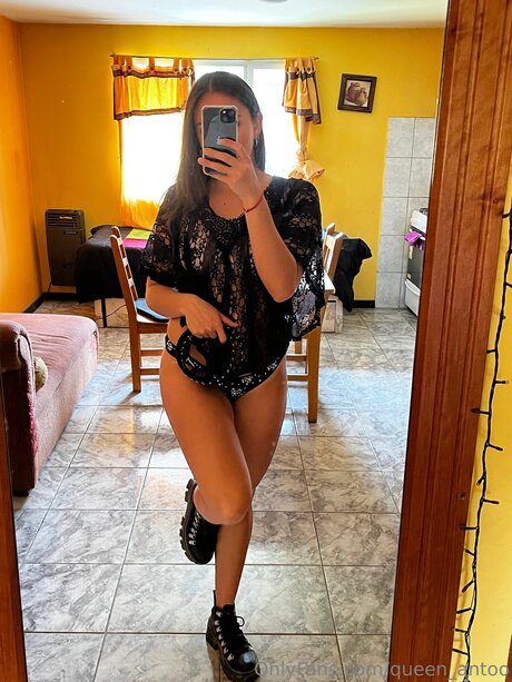 Queen Antoo hot actress pic