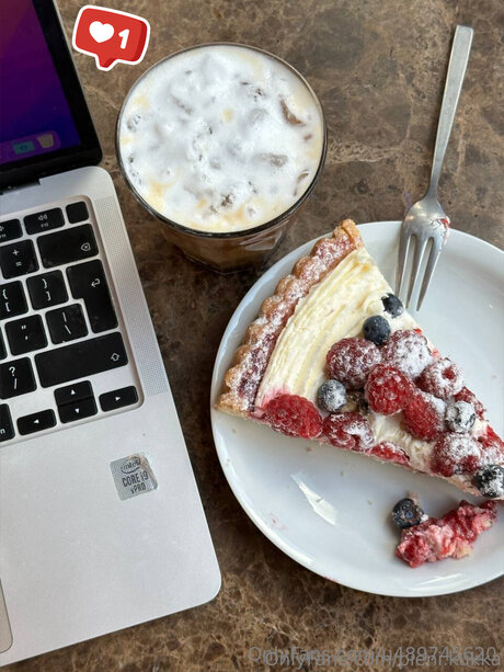 Pieni Minna xxx model image