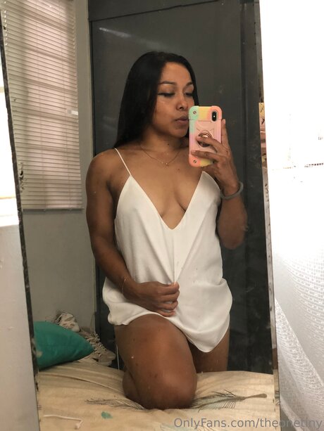 Theonetiny pretty pornstar photo