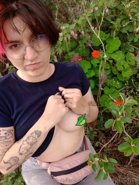 curvy solo onlyfans art porn photo