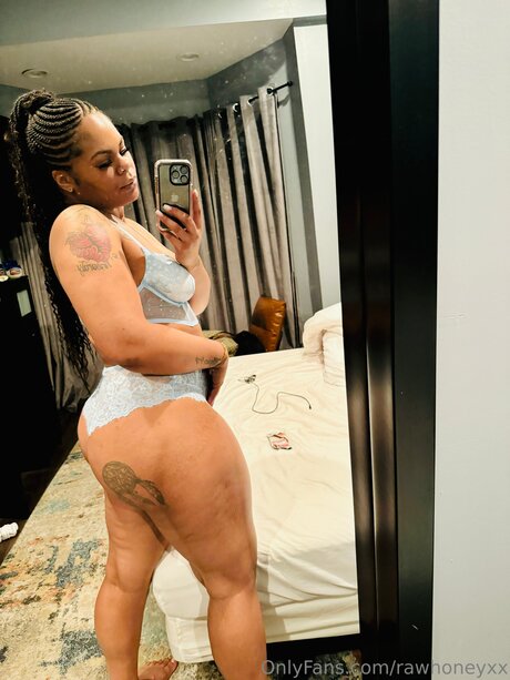 Rawhoneyxx nude pornstar images