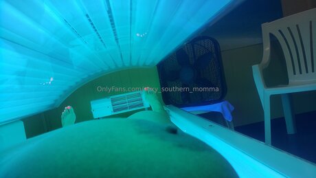 Sexy Southern Momma model xxx pic