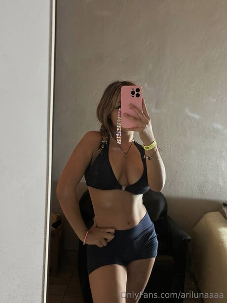 Arilunaaaa nude model images