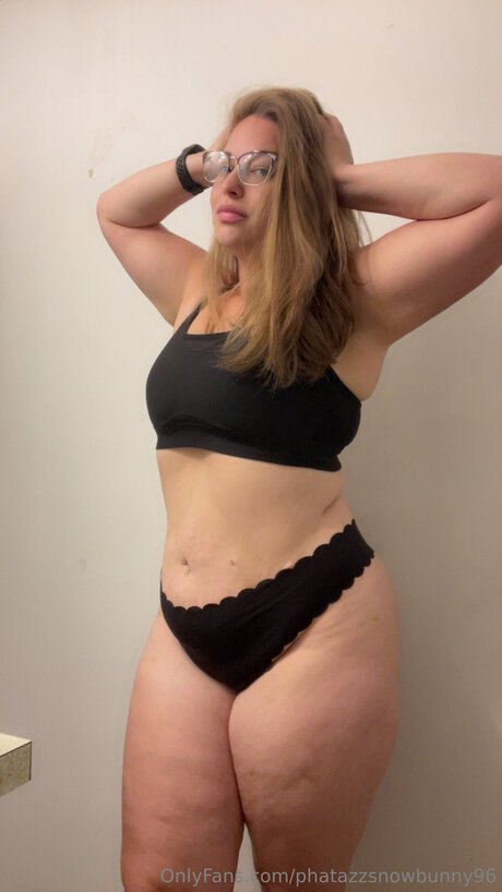 Phatazzsnowbunny96 pornstar beautiful image