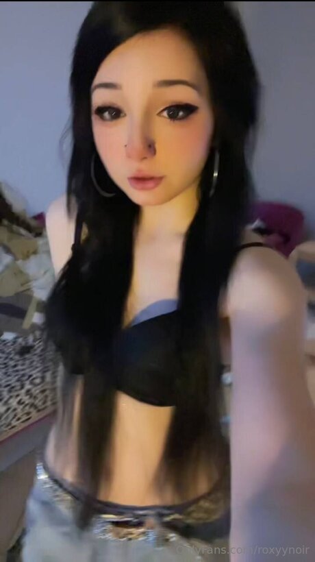 Roxyynoirrr star perfect image