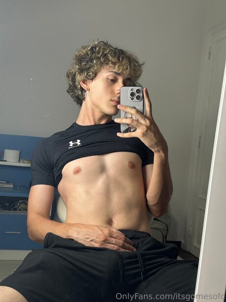 Itsgomesofc beautiful actress pics