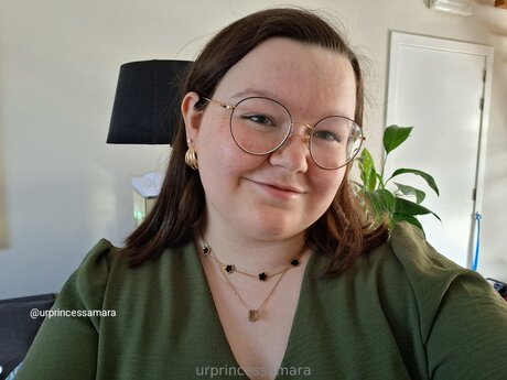 Urprincessamara model pretty picture