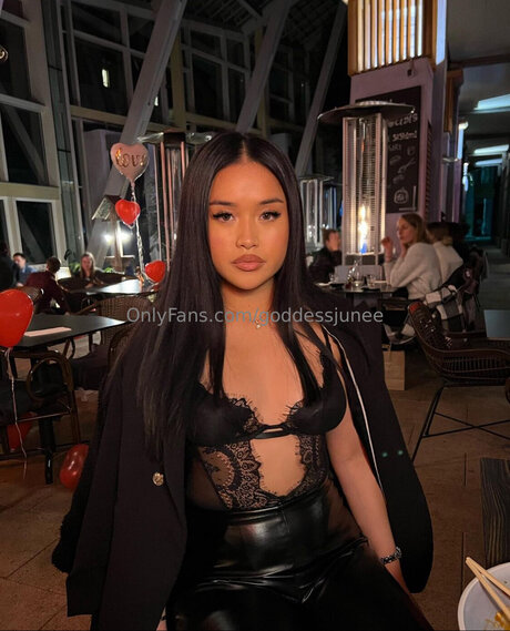 ebony midget onlyfans nudes image