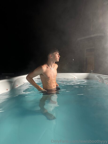 Lewisboothyvip pretty model galleries