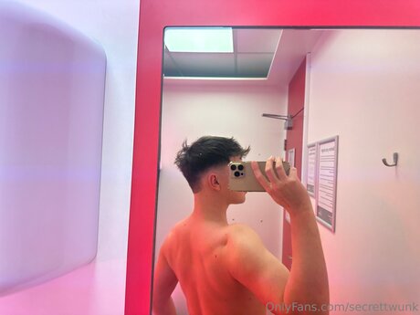 Secrettwunk naked model pictures