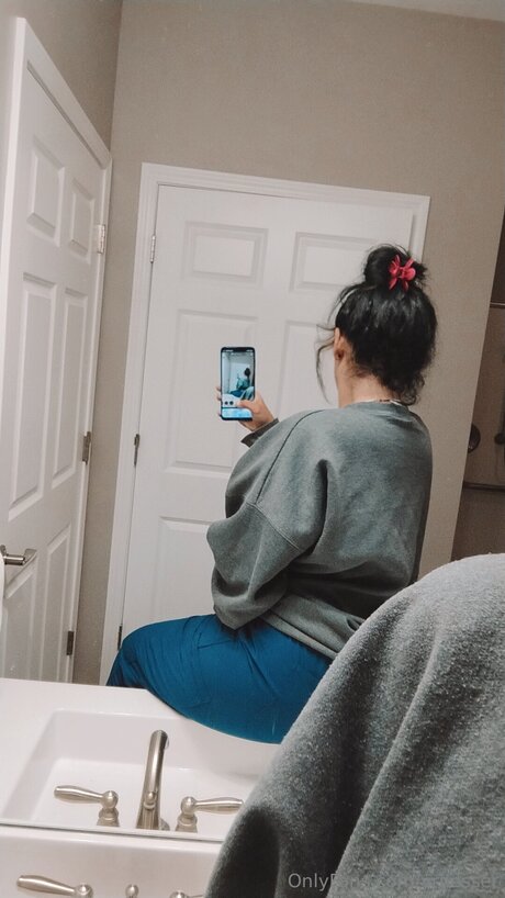 Vrnesser pornographic actress galleries