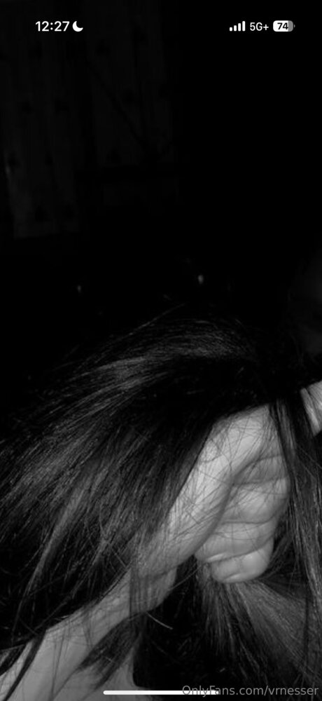 Vrnesser nude model pic