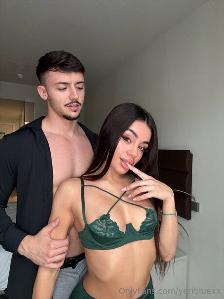 Yeribluexx pornstar sex pic