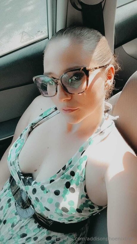 blowjob brunette onlyfans erotic picture