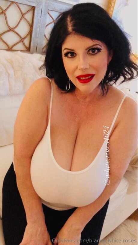 Bianca White Roses beautiful model picture