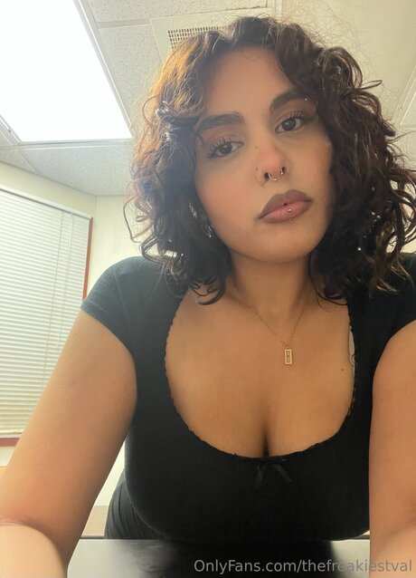 Thefreakiestval pornographic star pics