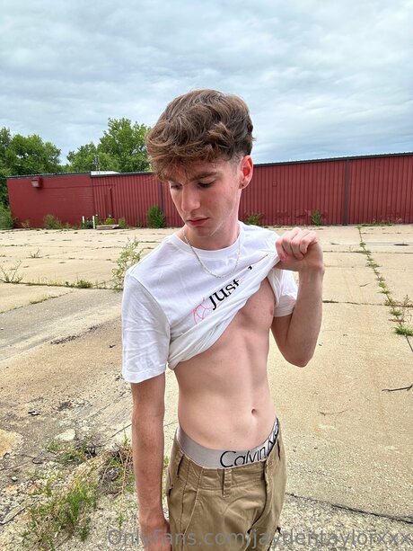 lips onlyfans exclusive picture