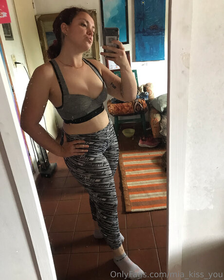 Mia Kiss You star perfect galleries