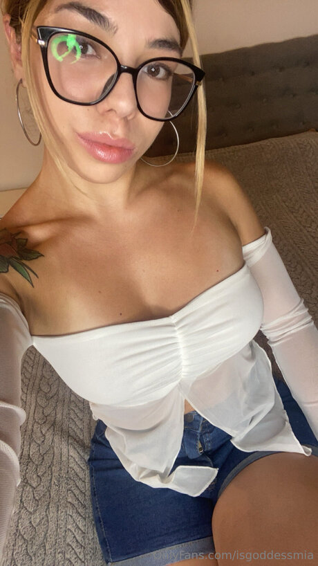 Isgoddessmia star porn pics