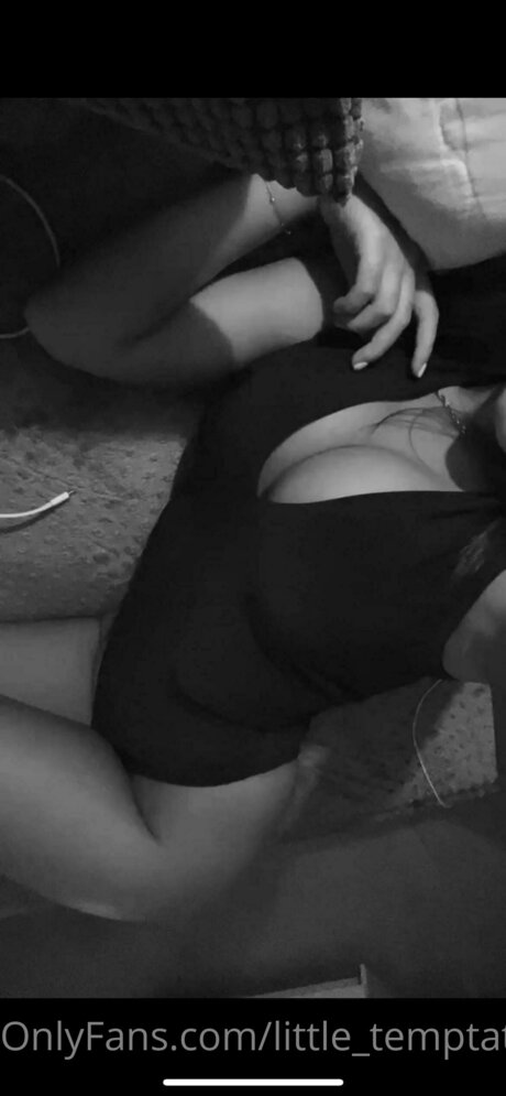 Little Temptation77 star art galleries