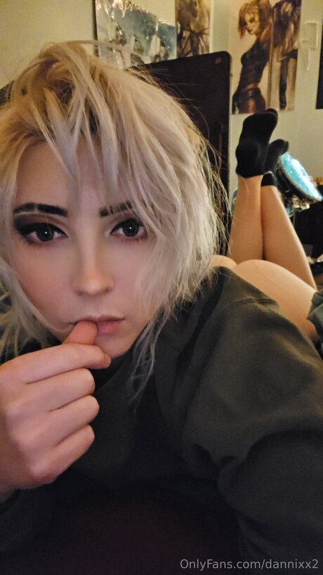 Dannixx2 model adult image