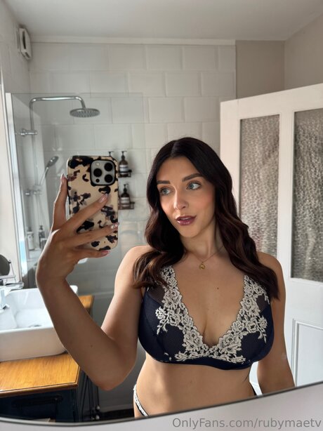 xxx amateur onlyfans pornographic image