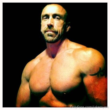 Jakemyers porn model image