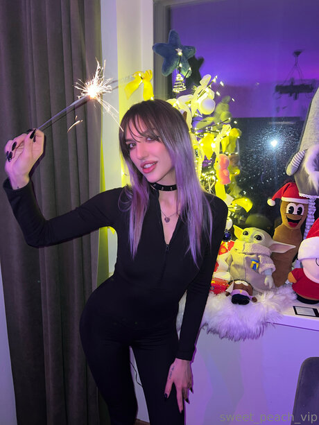 Alice Its Me naked actress img