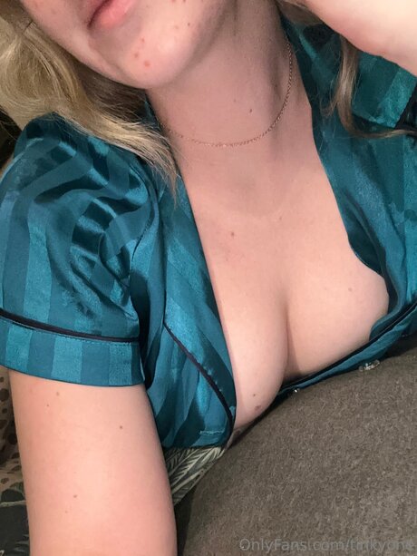 petite slut onlyfans porno gallery