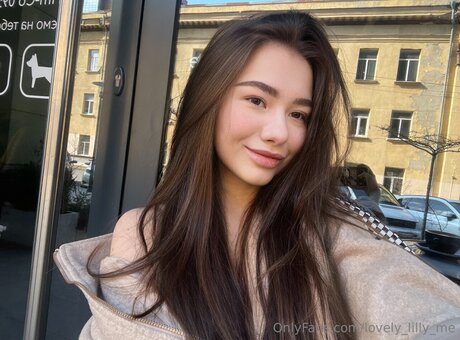 Lovely Lilly Me nice actress pics