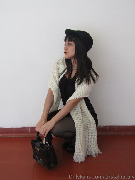 Cristalnataly model hd picture