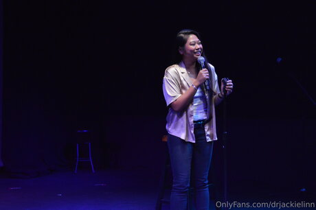 Drlinn model naked photo